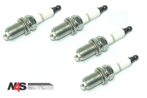 LAND ROVER FREELANDER 1 1996-2006 SPARK PLUG SET FROM CHAMPION. 4 x NLP100290L