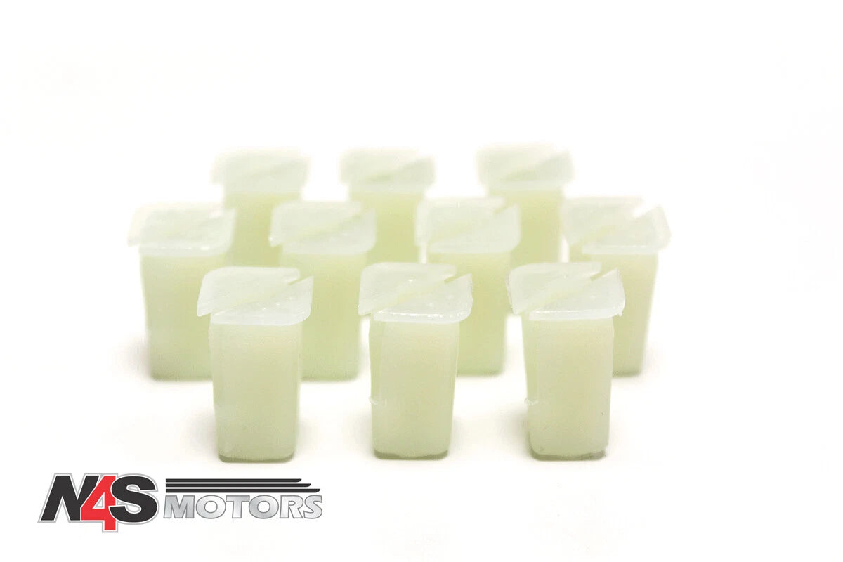 LAND ROVER DEFENDER FLOOR FIXINGS NUT CLIP OEM. 10 X PART- CZA4705L