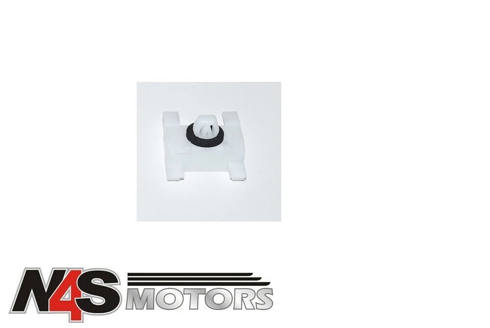 LAND ROVER RANGE ROVER L322 2002 TO 2009 BODY DOOR MOULDING CLIP. PART DYC000091